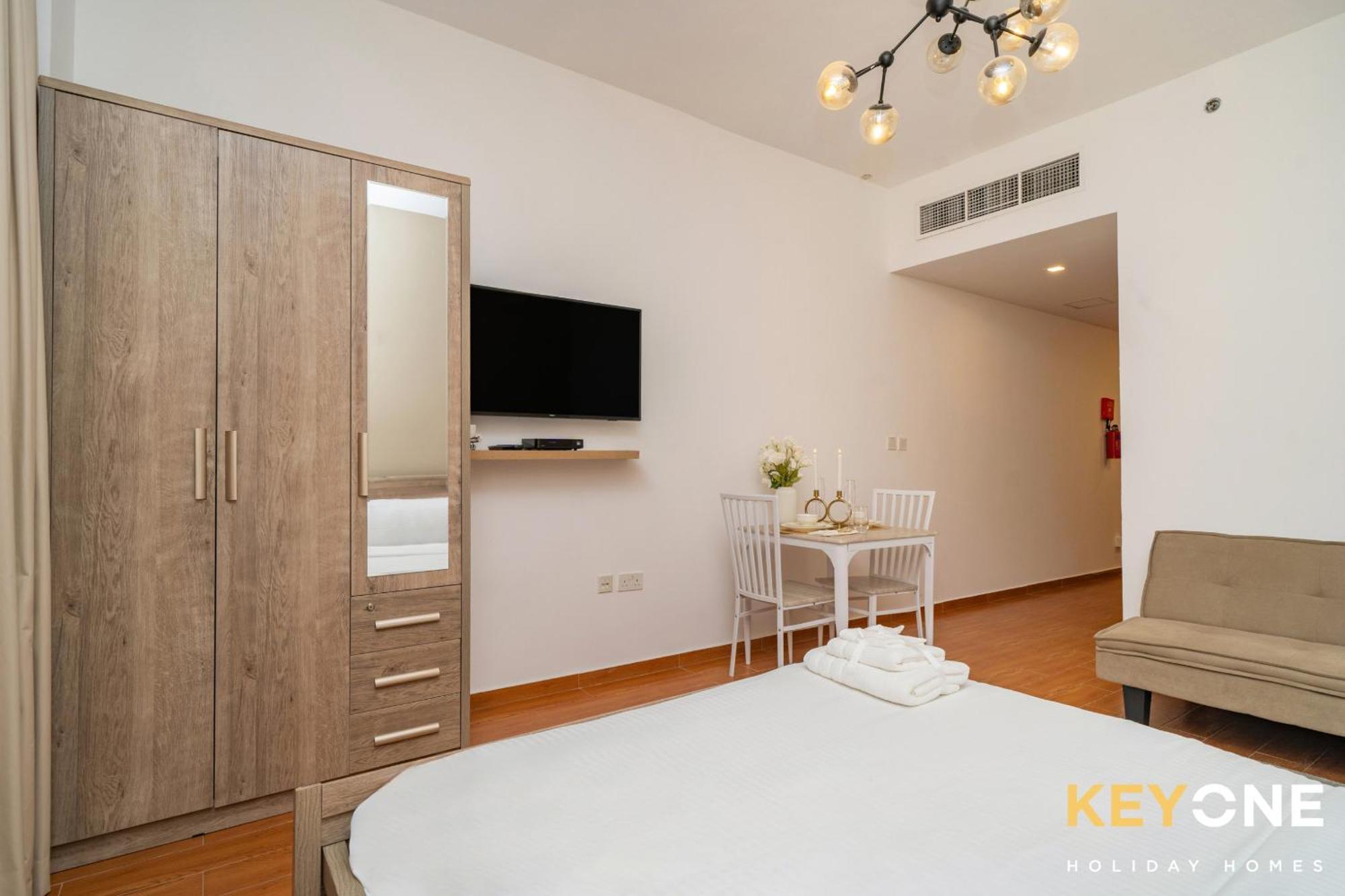 Apartment Modern & Stylish In Jvt